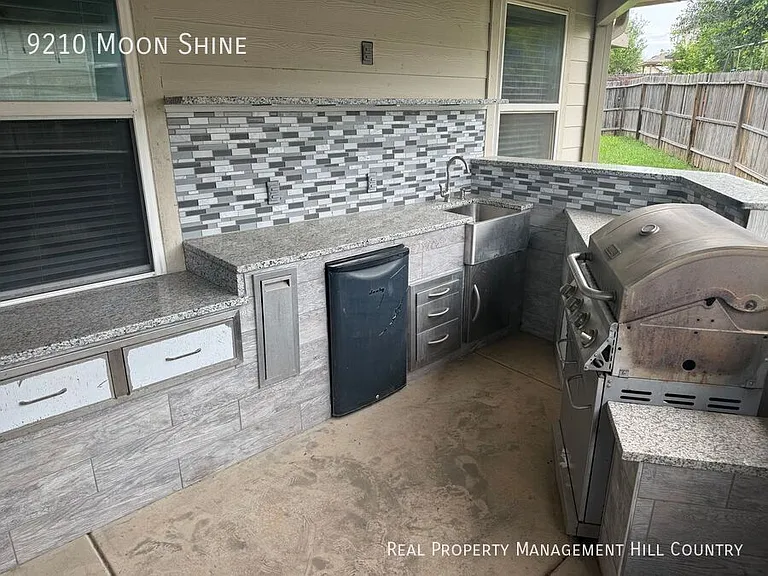9210 Moon Shine — Photo 21