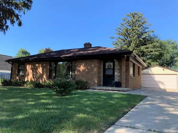 418 S Owen Dr, Madison, WI 53711