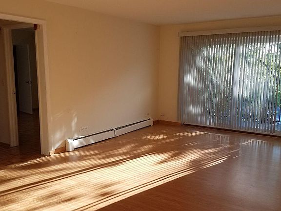 2nd image of 100 N Lincoln Ln Unit 1A