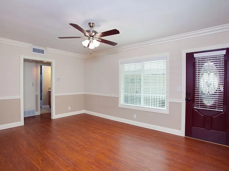 415 E Foothill Blvd #8 — Photo 4