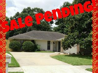 1906 Crooked Creek Ln, Pearland, TX 77581