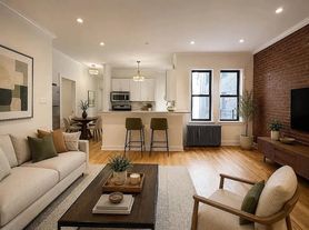 382 Wadsworth Ave, New York, NY