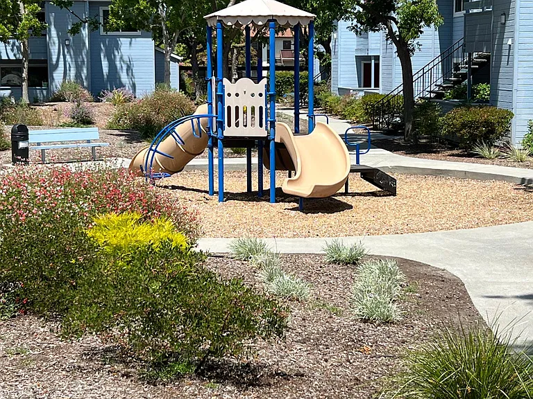 Windemere Apartments — Photo 31