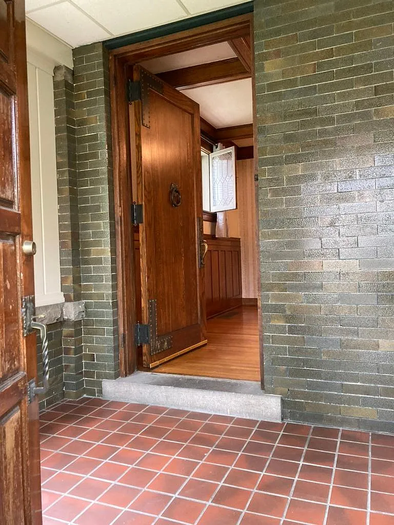 2 bed, 800 sqft, $1,300 — Photo 2