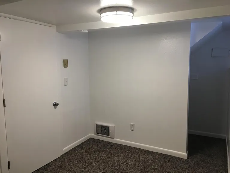 142 S 11th Ave #2 — Photo 5