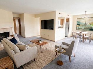 1263 Chalet Rd APT 203, Naperville, IL 60563