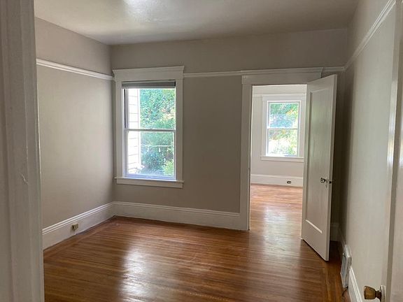 4th image of 345 Carl St