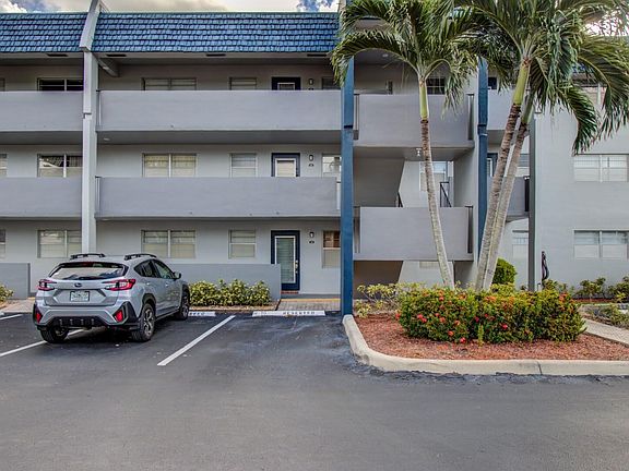 3rd image of 7807 Golf Cir Drive
