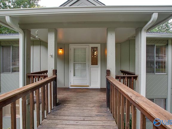 5th image of 10222 Melanie Dr SE