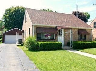 1064 N Berwick Blvd, Waukegan, IL 60085
