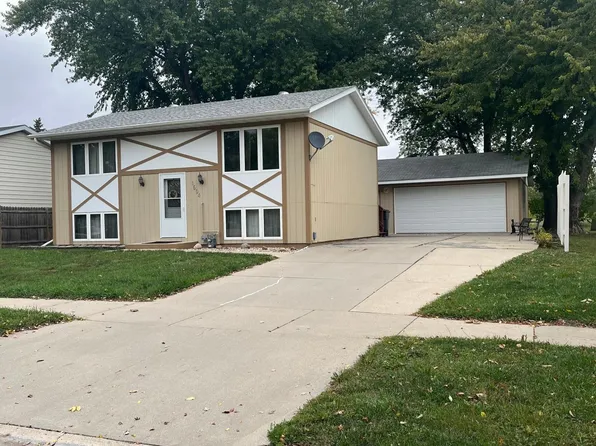 1604 N Burlington Ave, Worthington, MN 56187