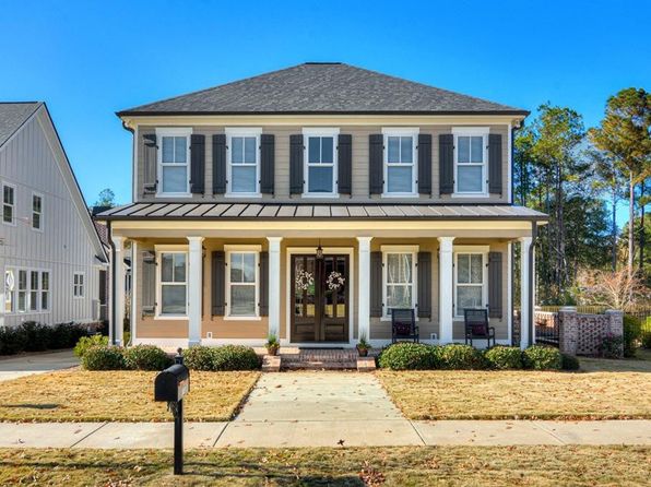 3057 Leaning Oak Way