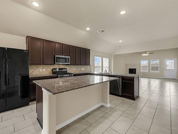 3rd image of 2703 Rose Embers Ct