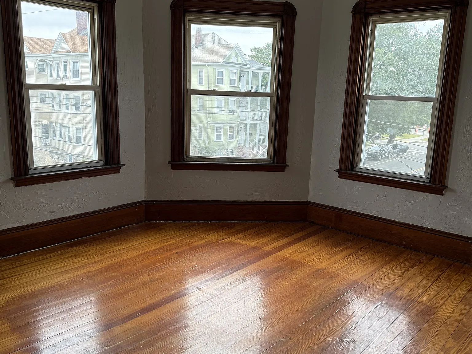 206 Belleville Road New Bedford - 3 — Photo 3