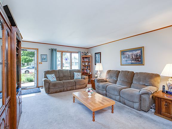 5th image of 80 Armitage Ave