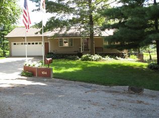 104 Berkley Ct, Geneseo, IL 61254