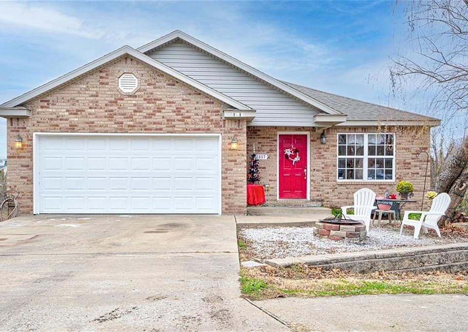 1st image of 1317 E Rachel Ln