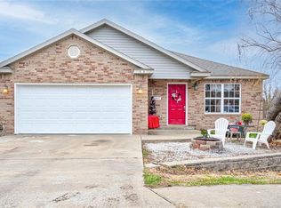 1317 E Rachel Ln, Rogers, AR 72758