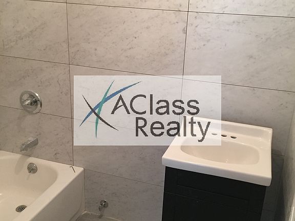5th image of 3111 Steinway St #3F