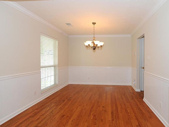 5th image of 8124 Robins Nest Ln