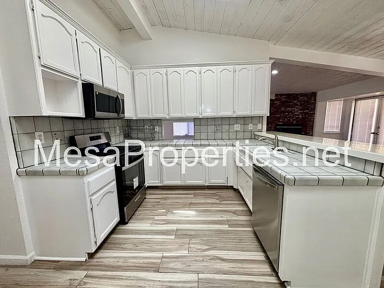 15717 Bear Valley Rd — Photo 12