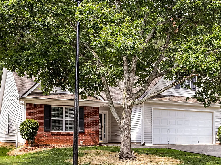 225 Lassiter Dr — Photo 4