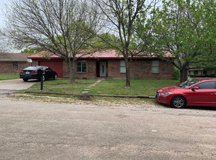 108 Hall St, Weatherford, TX 76088