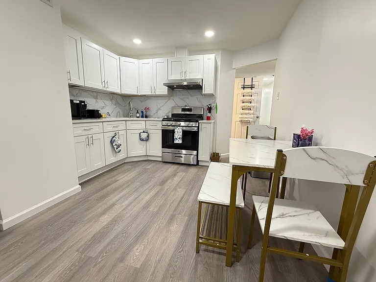 1429 Morris St #1 — Photo 3
