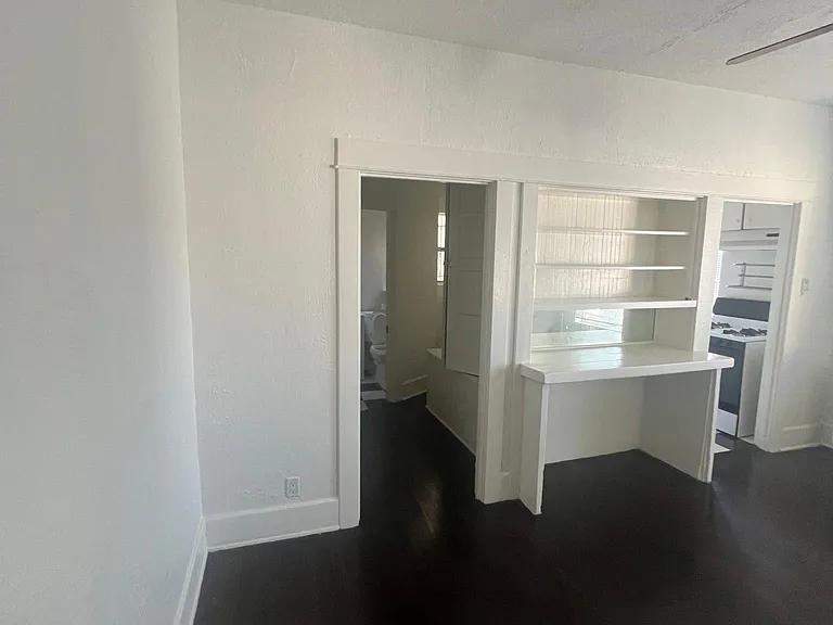 1927 Bonsallo Ave #4 — Photo 8
