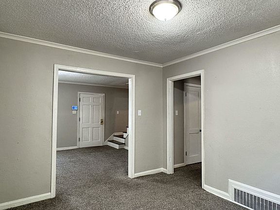 5th image of 984 E Raines Rd