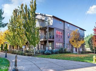 726 NE Newstead Ln, Hillsboro, OR 97006