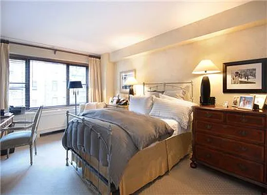 Sold by Warburg | media 2