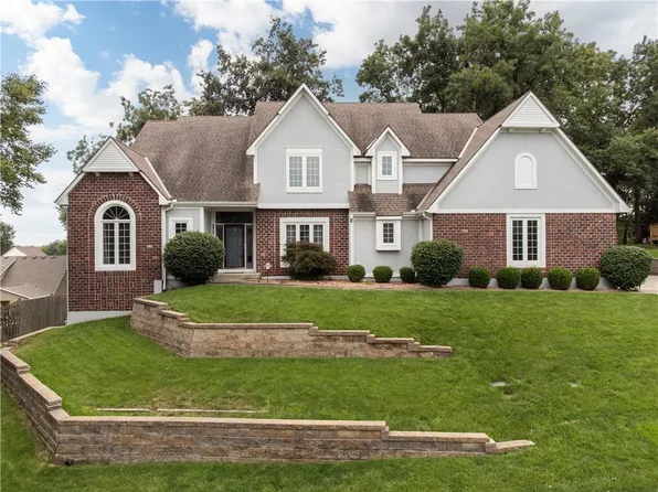 18117 E Fall Dr, Independence, MO 64055