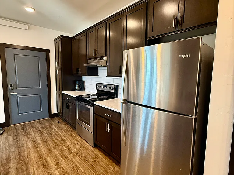 106 E Jasper Ave #202 — Photo 3