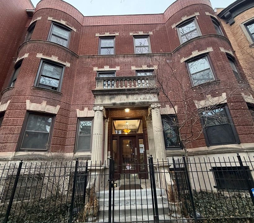 1st image of 4626 N Kenmore Ave APT 1N