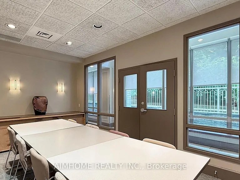 284 Bloor St W #806 — Photo 16
