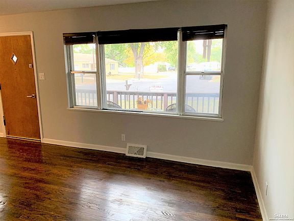 4th image of 930 Plaza Dr