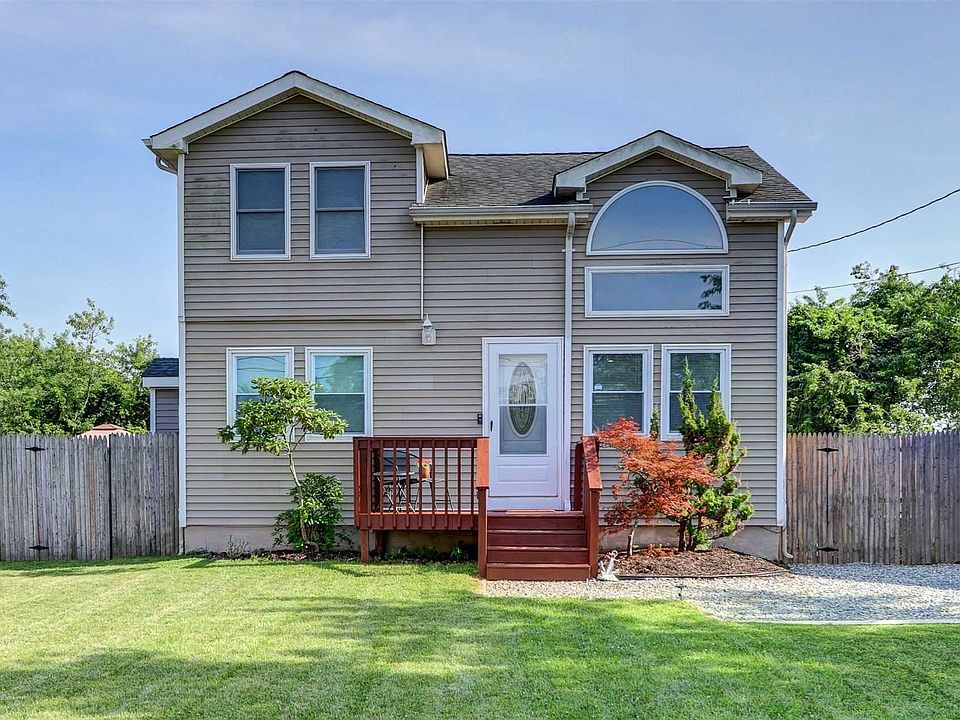 1st image of 24 Peters Dr