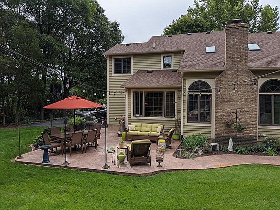 4th image of 10570 Hickory Knoll Ct