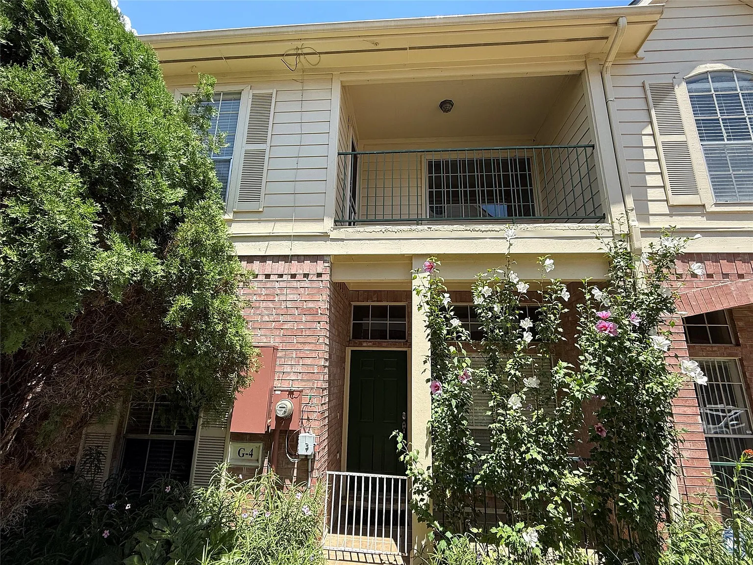 2 bed, 2.0 bath, 1328 sqft, $1,700 — Photo 1