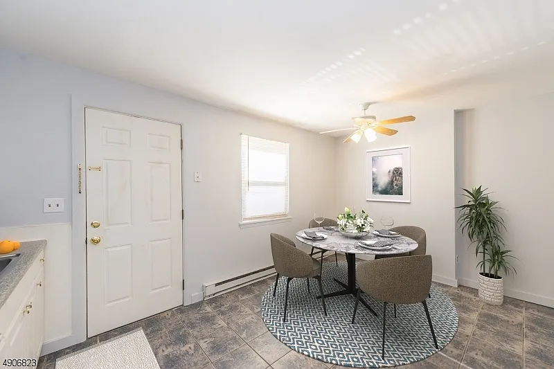 2 bed, 1.0 bath, $1,650 — Photo 3