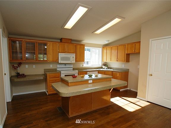 4th image of 2711 Bona Vista Drive SW