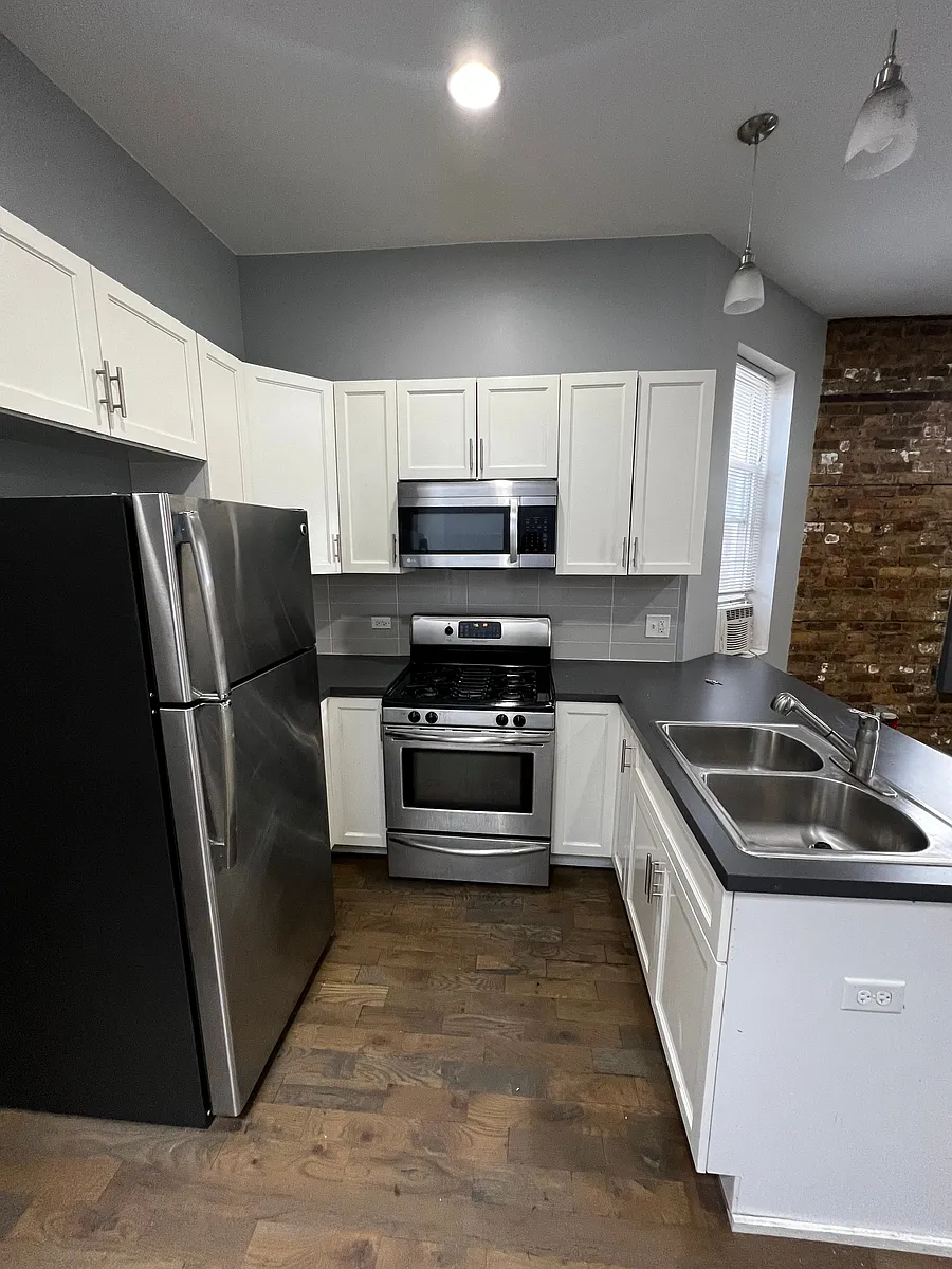 Building Photo - 1813 S Ashland Ave #3R
