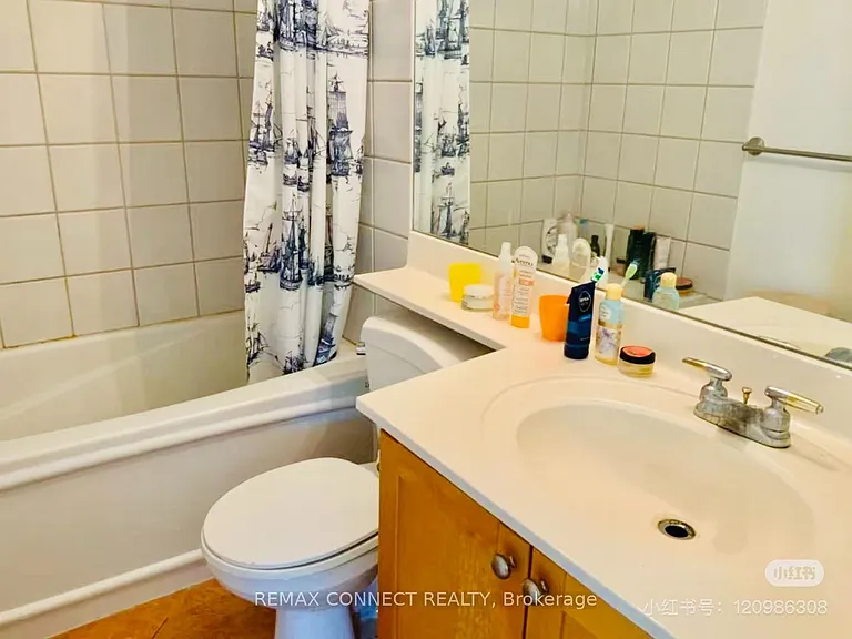 889 Bay St #304 — Photo 8