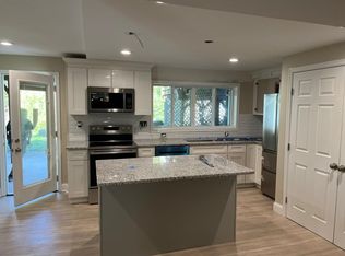 5982 Clames Dr, Alexandria, VA 22310