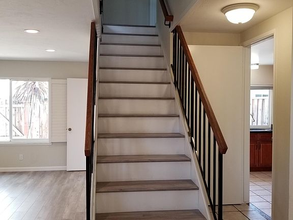 4th image of 105 Birch Wood Ct