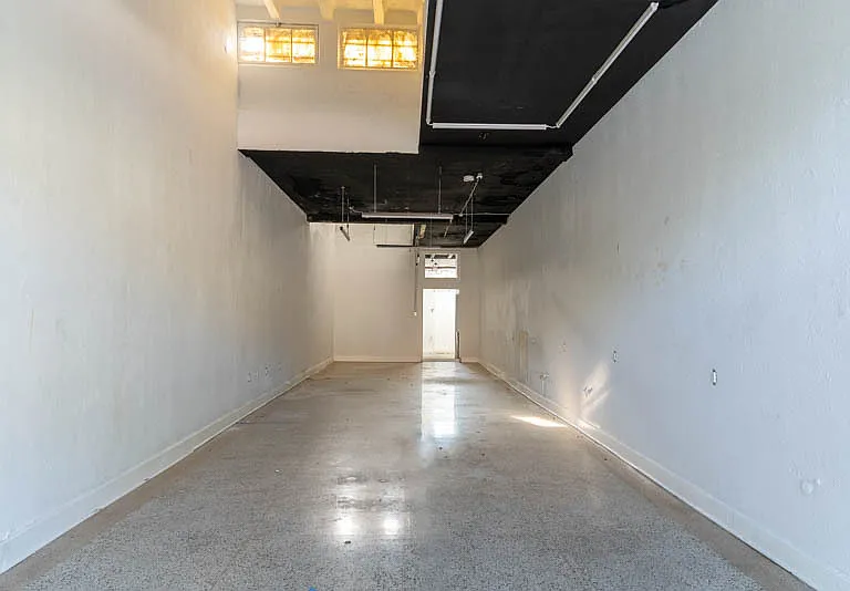 2505 S Presa St — Photo 4