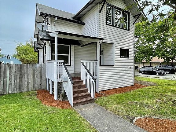 3rd image of 419 1st St NE