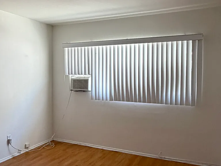 262 S Sycamore Ave #20 — Photo 13
