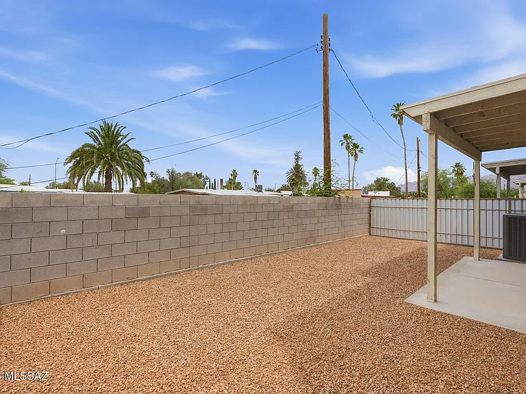 2815 N Fair Oaks Ave — Photo 42